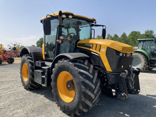 JCB FASTRAC 4220 - Traktors: foto 1 JCB FASTRAC 4220 - Traktors: foto 1