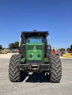 John Deere 6215R AUTOPOWR - Traktors: foto 5 John Deere 6215R AUTOPOWR - Traktors: foto 5