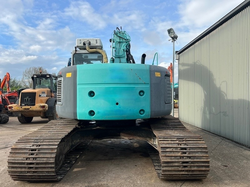 Kobelco SK 235 SR LC - Kāpurķēžu ekskavators: foto 3 Kobelco SK 235 SR LC - Kāpurķēžu ekskavators: foto 3
