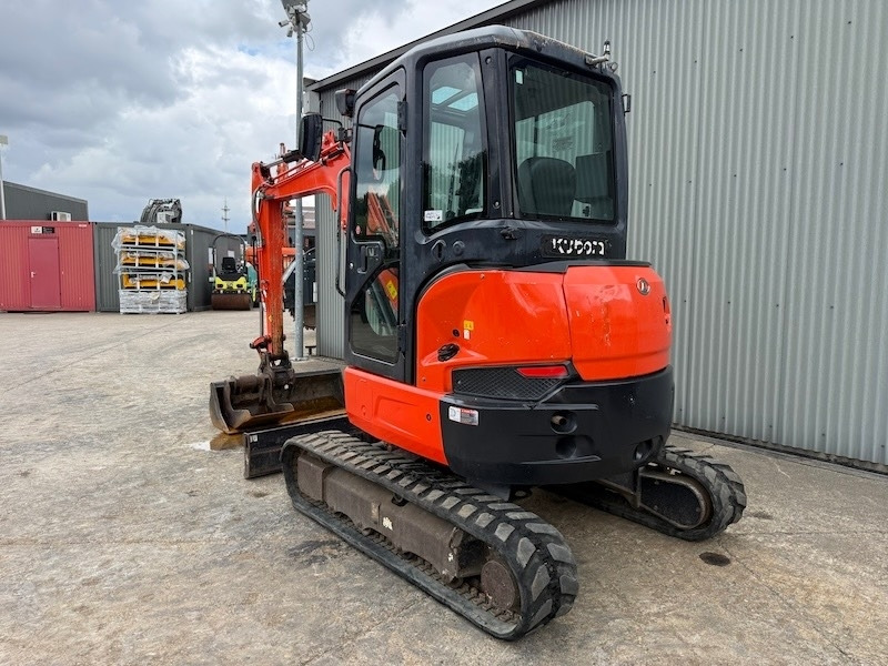 Kubota U 36-4 - Mini-ekskavators: foto 2 Kubota U 36-4 - Mini-ekskavators: foto 2