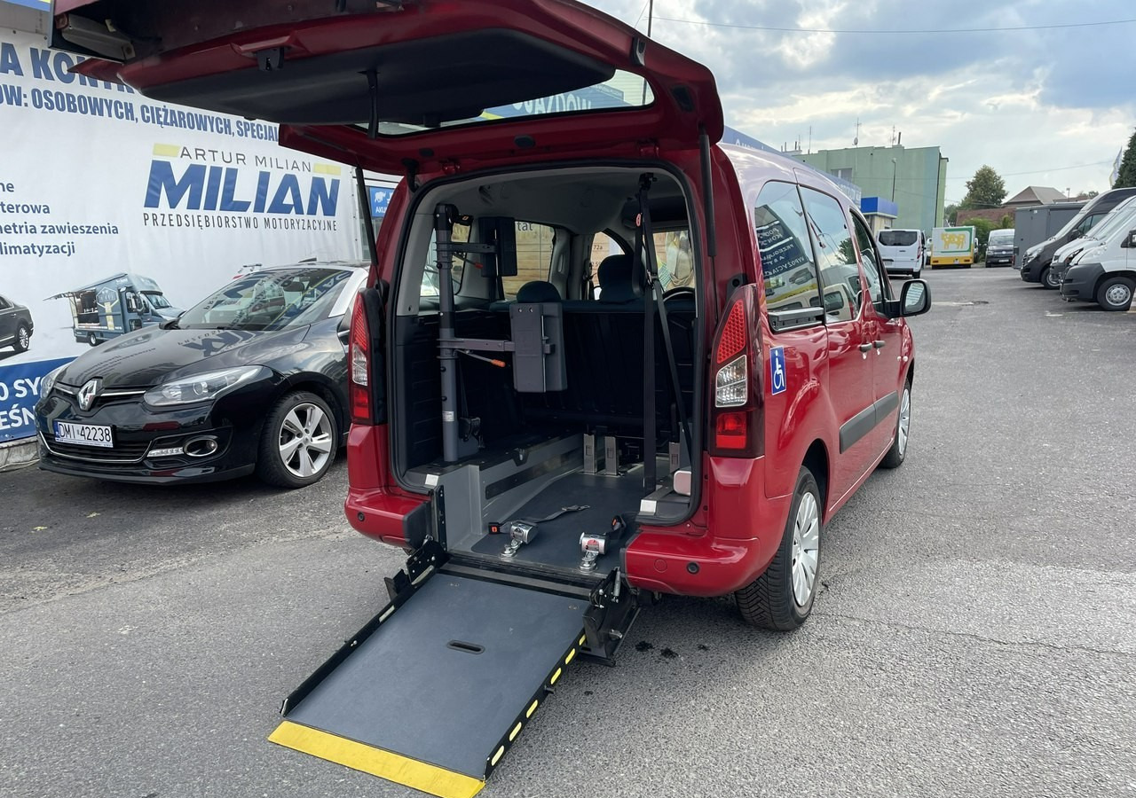 Vieglā automašīna Citroen Berlingo II Berlingo 1.6 do przewozu Niepełnosprawnych inwalida rampa 2018: foto 12