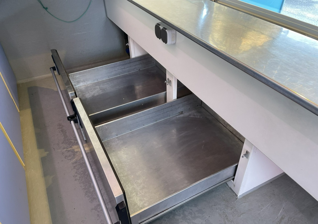 Fiat Ducato Autosklep Ryb Gastronomiczny food truck foodtruck sklep 112tkm BORCO - Tirdzniecības kravas automašīna: foto 4 Fiat Ducato Autosklep Ryb Gastronomiczny food truck foodtruck sklep 112tkm BORCO - Tirdzniecības kravas automašīna: foto 4