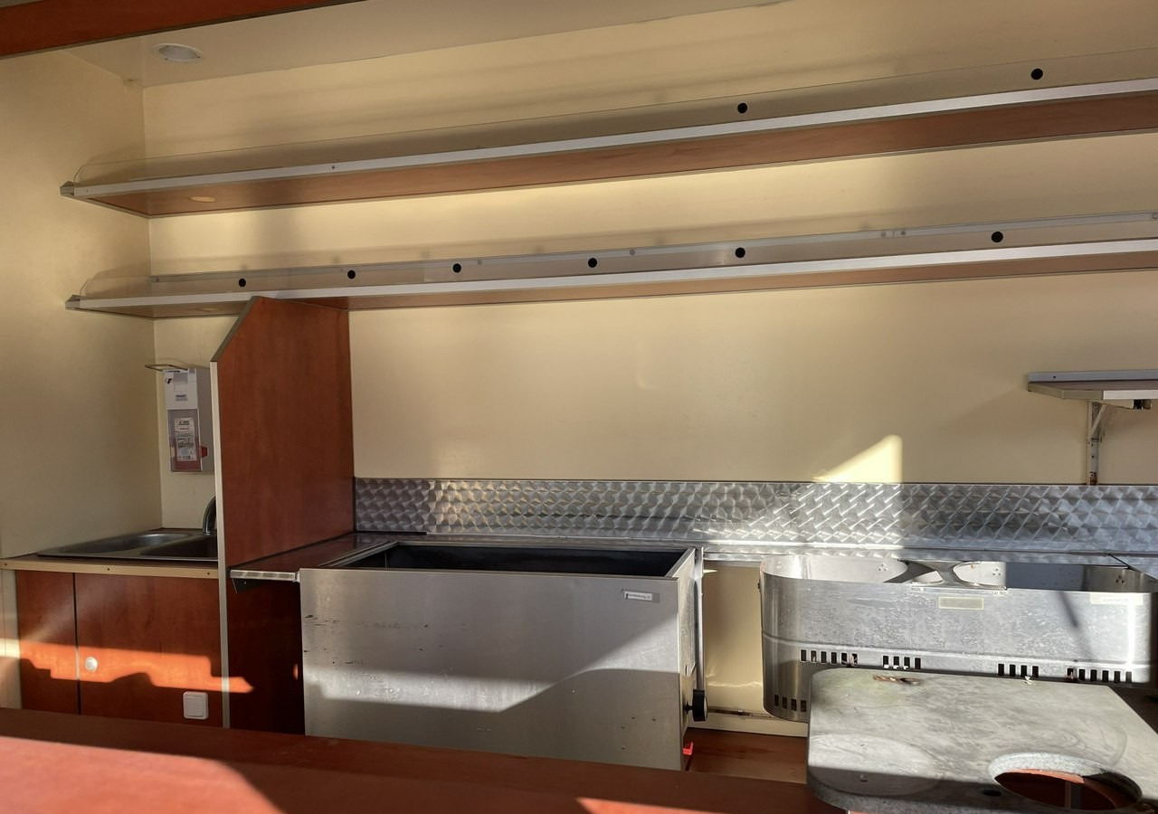 Fiat Ducato Autosklep wędlin Gastronomiczna food truck foodtruck sklep 118tkm 20 - Tirdzniecības kravas automašīna: foto 5 Fiat Ducato Autosklep wędlin Gastronomiczna food truck foodtruck sklep 118tkm 20 - Tirdzniecības kravas automašīna: foto 5