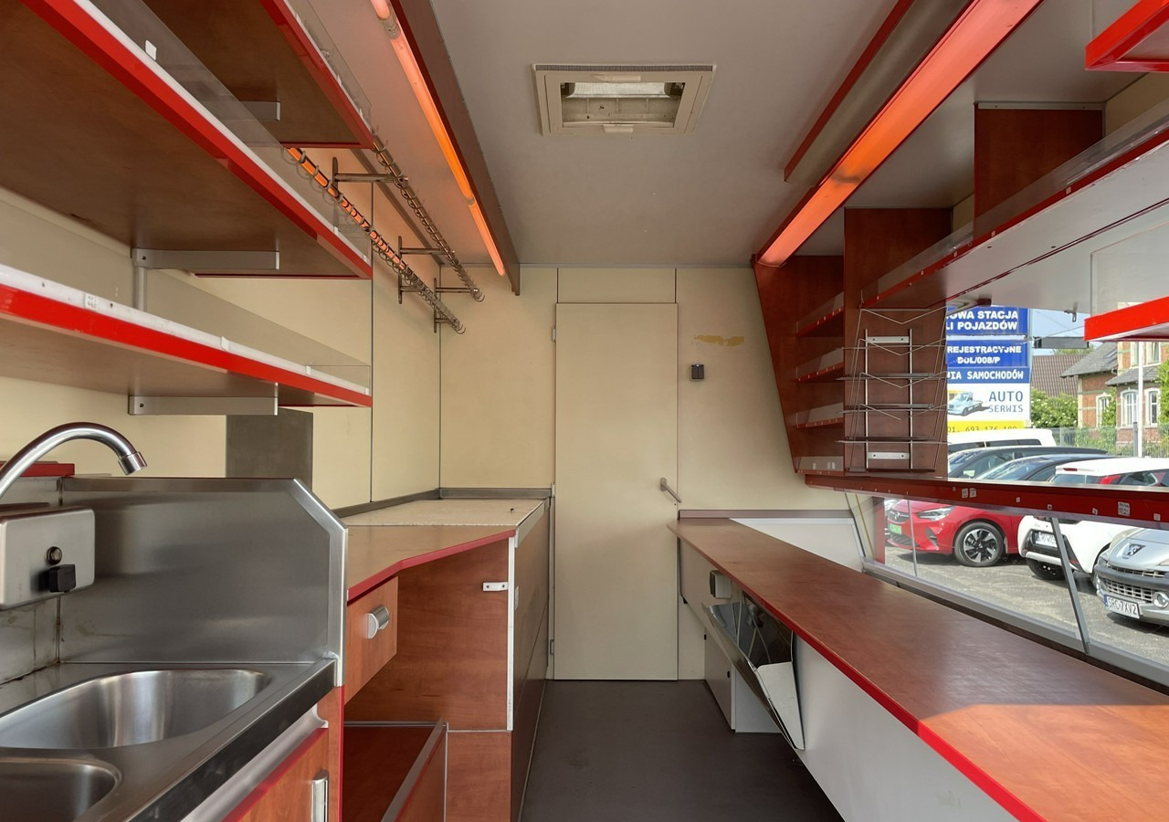 Fiat Ducato Autosklep wędlin Gastronomiczny Food Truck Foodtruck Sklep Borco 201 - Tirdzniecības kravas automašīna: foto 2 Fiat Ducato Autosklep wędlin Gastronomiczny Food Truck Foodtruck Sklep Borco 201 - Tirdzniecības kravas automašīna: foto 2