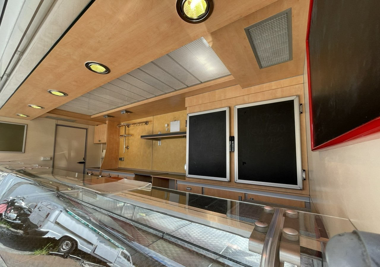 Fiat Ducato Autosklep wędlin Gastronomiczny Food Truck Foodtruck Sklep Borco - Tirdzniecības kravas automašīna: foto 4 Fiat Ducato Autosklep wędlin Gastronomiczny Food Truck Foodtruck Sklep Borco - Tirdzniecības kravas automašīna: foto 4