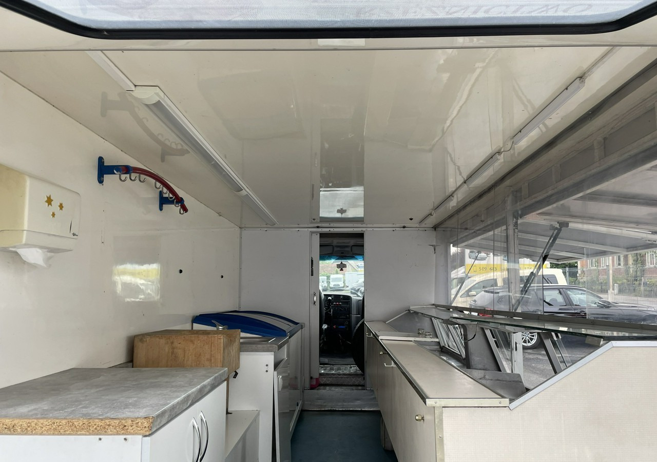 Fiat Ducato Autosklep wędlin Gastronomiczny Food Truck Foodtruck sklep bar - Tirdzniecības kravas automašīna: foto 2 Fiat Ducato Autosklep wędlin Gastronomiczny Food Truck Foodtruck sklep bar - Tirdzniecības kravas automašīna: foto 2