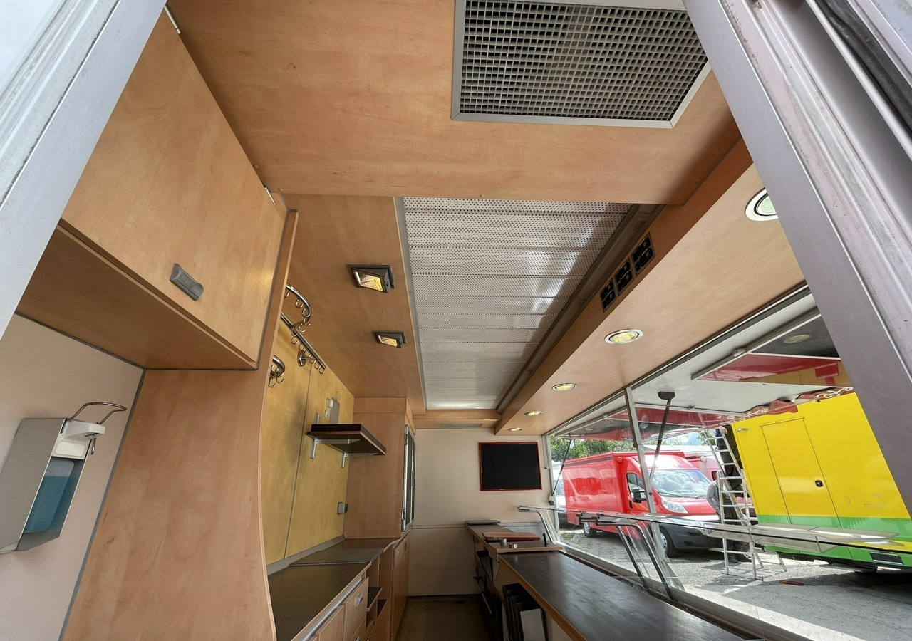 Fiat Ducato Ducat Autosklep wędlin Gastronomiczny Food Truck Foodtruck SklepBORC - Tirdzniecības kravas automašīna: foto 4 Fiat Ducato Ducat Autosklep wędlin Gastronomiczny Food Truck Foodtruck SklepBORC - Tirdzniecības kravas automašīna: foto 4