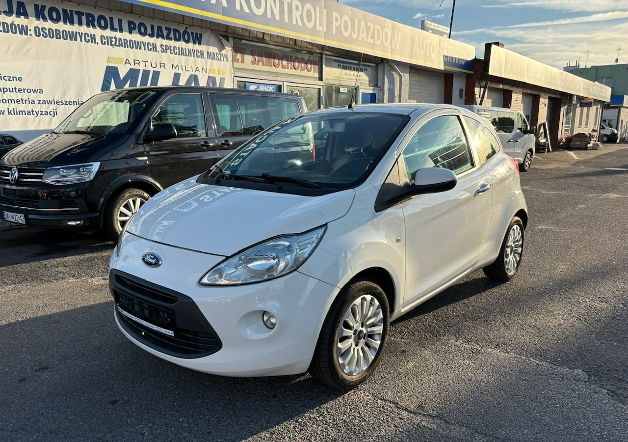 Ford KA II Ford KA 1.2 Champions Edition Klima Panorama 2012 - Hečbeks: foto 1 Ford KA II Ford KA 1.2 Champions Edition Klima Panorama 2012 - Hečbeks: foto 1