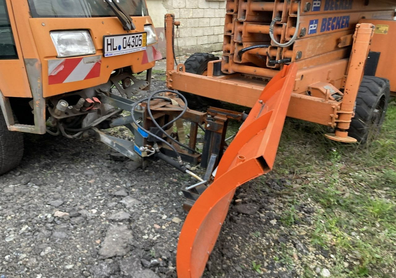 Inna Inny Hansa 4X4 pług posypywarka wywrotka - Sniega novākšanas tehnika: foto 3 Inna Inny Hansa 4X4 pług posypywarka wywrotka - Sniega novākšanas tehnika: foto 3