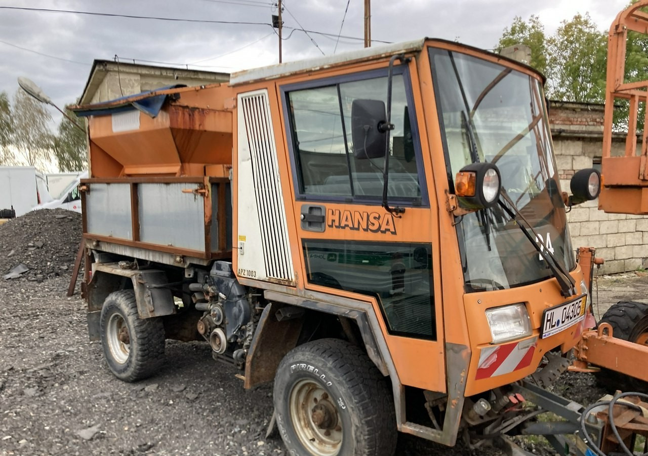 Inna Inny Hansa 4X4 pług posypywarka wywrotka - Sniega novākšanas tehnika: foto 2 Inna Inny Hansa 4X4 pług posypywarka wywrotka - Sniega novākšanas tehnika: foto 2