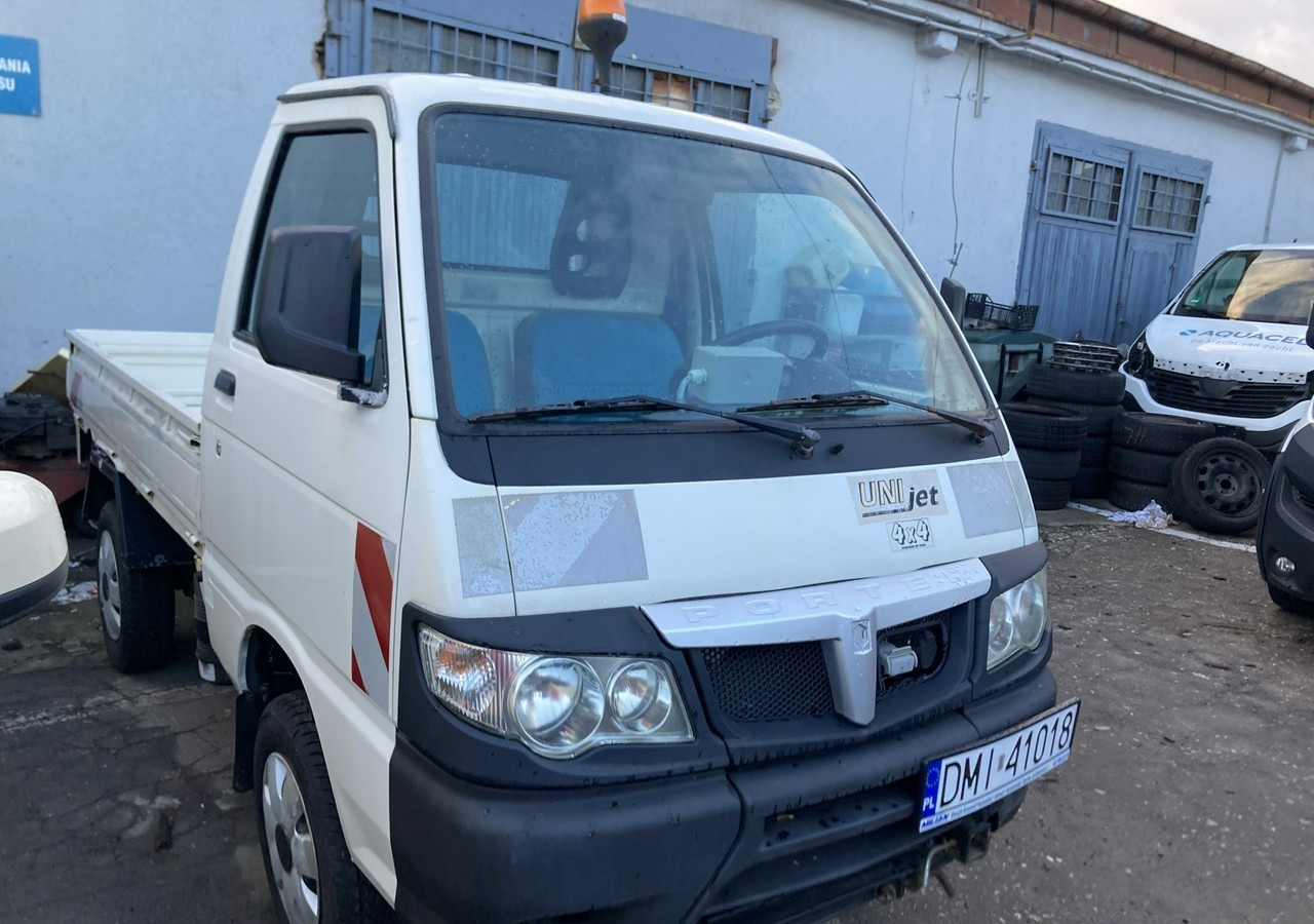 Inna Inny PFAU Piaggio Porter 4X4 Skrzynia odśnieżarka Pług 5655km 2012 - Automašīna ar kravas platformu: foto 2 Inna Inny PFAU Piaggio Porter 4X4 Skrzynia odśnieżarka Pług 5655km 2012 - Automašīna ar kravas platformu: foto 2
