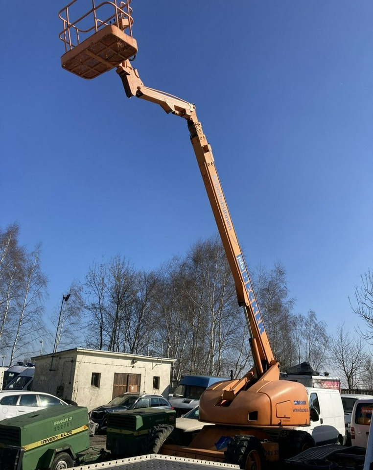 Inna Inny Podnośnik koszowy Haulotte H23 zwyżka 4x4 12082 mg 23 metrów - Teleskopiskais pacēlājs: foto 1 Inna Inny Podnośnik koszowy Haulotte H23 zwyżka 4x4 12082 mg 23 metrów - Teleskopiskais pacēlājs: foto 1