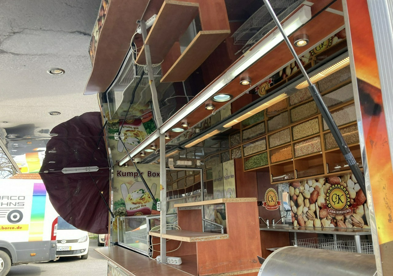 Inna Inny Przyczepa Autosklep Gastronomiczny Foodtruck Food Truck Sklep 2012 - Tirdzniecības piekabe: foto 3 Inna Inny Przyczepa Autosklep Gastronomiczny Foodtruck Food Truck Sklep 2012 - Tirdzniecības piekabe: foto 3