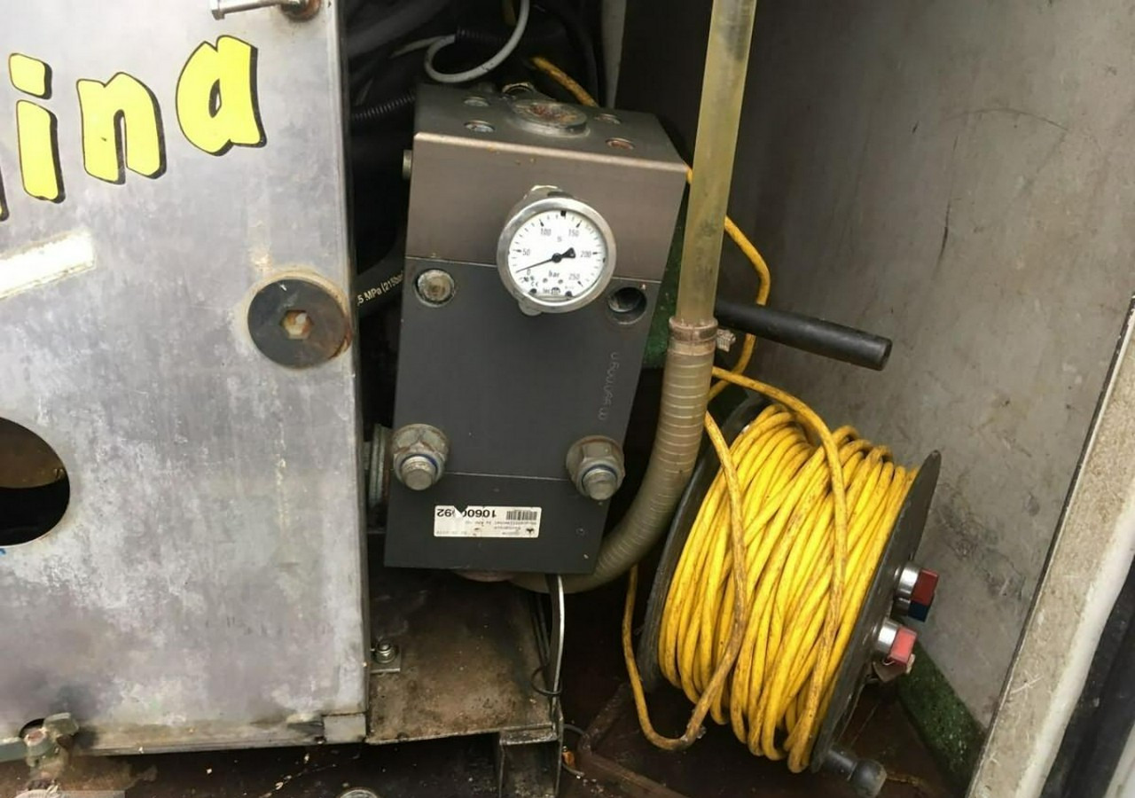 Iveco 35 Urządzenie Kanalizacja Wuko Asenizacyjny Kret - Komunālā/ Specializētā tehnika: foto 4 Iveco 35 Urządzenie Kanalizacja Wuko Asenizacyjny Kret - Komunālā/ Specializētā tehnika: foto 4