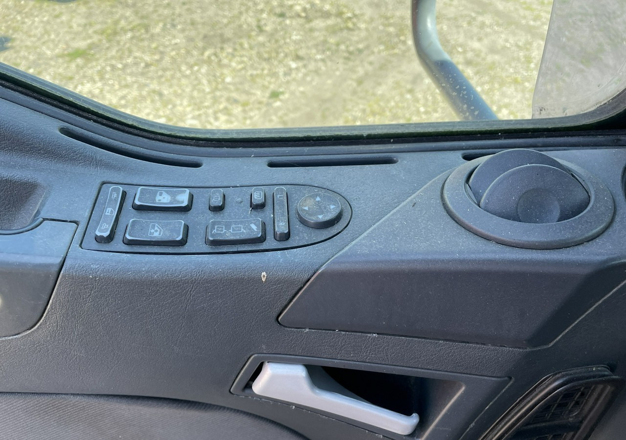 MAN Inny MAN MAN TGL 8.210 Pomoc drogowa Autolaweta na 2 Auta 2005 līzingu MAN Inny MAN MAN TGL 8.210 Pomoc drogowa Autolaweta na 2 Auta 2005: foto 19 MAN Inny MAN MAN TGL 8.210 Pomoc drogowa Autolaweta na 2 Auta 2005 līzingu MAN Inny MAN MAN TGL 8.210 Pomoc drogowa Autolaweta na 2 Auta 2005: foto 19