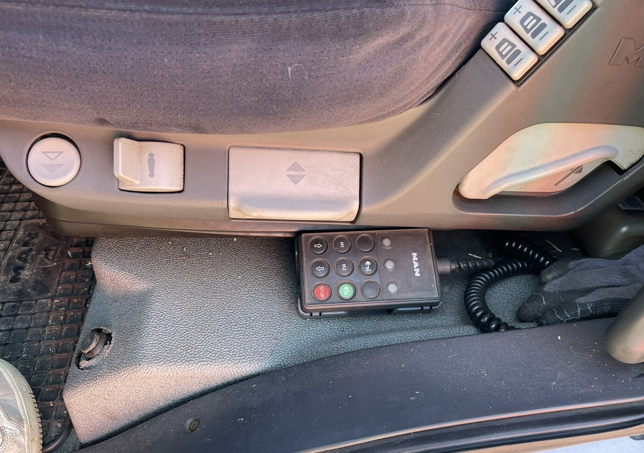 MAN Inny MAN MAN TGL 8.210 Pomoc drogowa Autolaweta na 2 Auta 2005 līzingu MAN Inny MAN MAN TGL 8.210 Pomoc drogowa Autolaweta na 2 Auta 2005: foto 15 MAN Inny MAN MAN TGL 8.210 Pomoc drogowa Autolaweta na 2 Auta 2005 līzingu MAN Inny MAN MAN TGL 8.210 Pomoc drogowa Autolaweta na 2 Auta 2005: foto 15