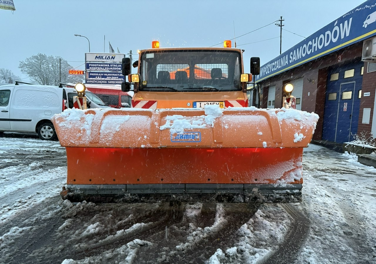 Mercedes-Benz Inny Mercedes-Benz Mercedes Vario 815 Wywrotka 4X4 2004 Pług posypywarka odśnieżarka - Sniega novākšanas tehnika: foto 3 Mercedes-Benz Inny Mercedes-Benz Mercedes Vario 815 Wywrotka 4X4 2004 Pług posypywarka odśnieżarka - Sniega novākšanas tehnika: foto 3