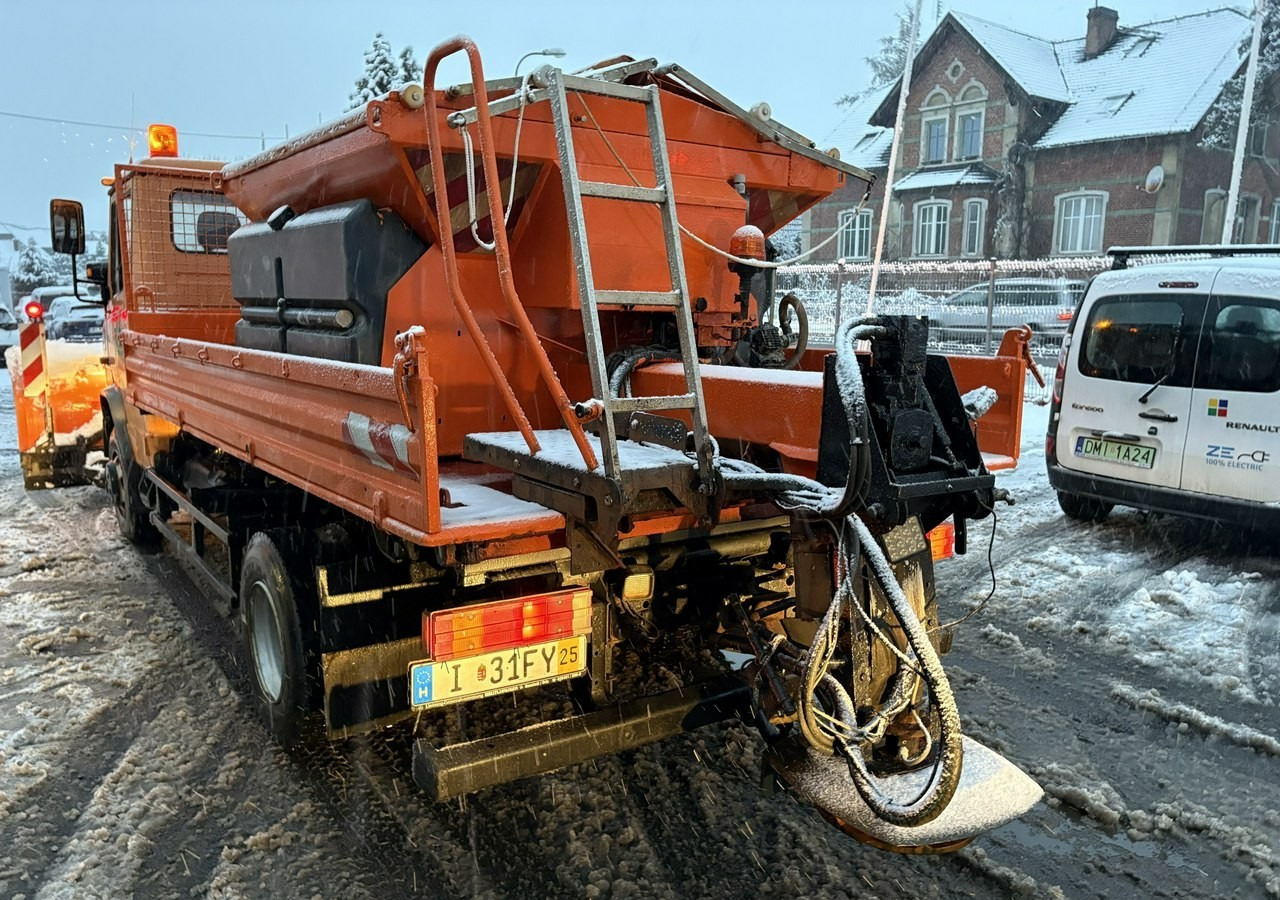 Mercedes-Benz Inny Mercedes-Benz Mercedes Vario 815 Wywrotka 4X4 2004 Pług posypywarka odśnieżarka līzingu Mercedes-Benz Inny Mercedes-Benz Mercedes Vario 815 Wywrotka 4X4 2004 Pług posypywarka odśnieżarka: foto 6 Mercedes-Benz Inny Mercedes-Benz Mercedes Vario 815 Wywrotka 4X4 2004 Pług posypywarka odśnieżarka līzingu Mercedes-Benz Inny Mercedes-Benz Mercedes Vario 815 Wywrotka 4X4 2004 Pług posypywarka odśnieżarka: foto 6