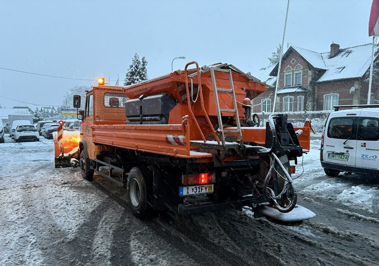 Mercedes-Benz Inny Mercedes-Benz Mercedes Vario 815 Wywrotka 4X4 2004 Pług posypywarka odśnieżarka - Sniega novākšanas tehnika: foto 2 Mercedes-Benz Inny Mercedes-Benz Mercedes Vario 815 Wywrotka 4X4 2004 Pług posypywarka odśnieżarka - Sniega novākšanas tehnika: foto 2