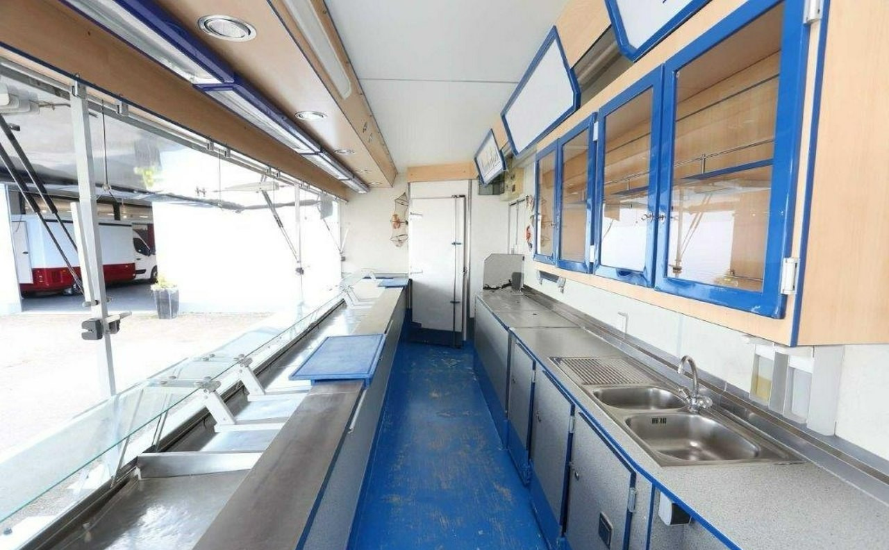 Mercedes-Benz Inny Mercedes-Benz Vario Autosklep Ryb Gastronomiczny Food Truck Foodtruck Sklep Borco - Tirdzniecības kravas automašīna: foto 5 Mercedes-Benz Inny Mercedes-Benz Vario Autosklep Ryb Gastronomiczny Food Truck Foodtruck Sklep Borco - Tirdzniecības kravas automašīna: foto 5