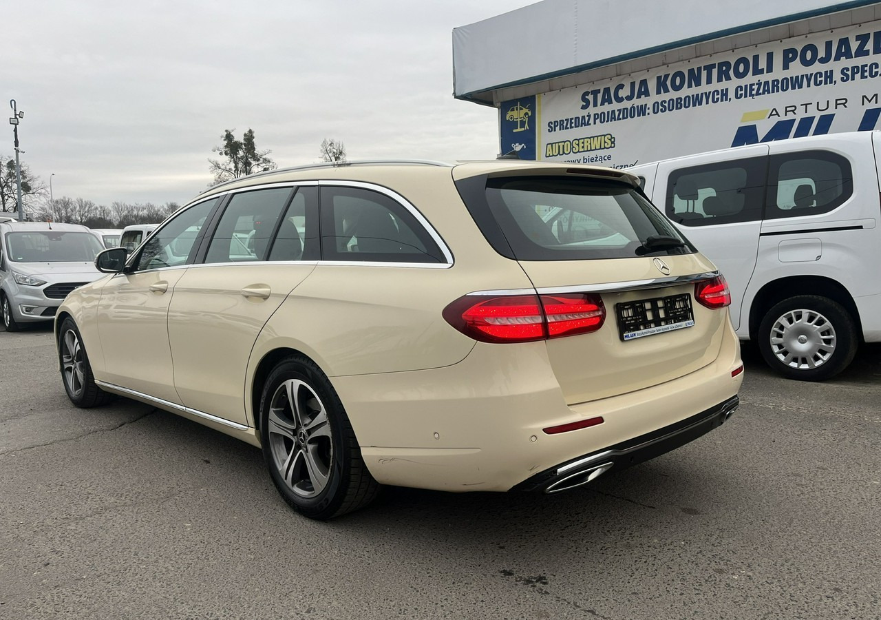 Mercedes-Benz Klasa E E220d T 9G-tronic 197KM Navi FullLed Kamera Asystent Model 2020 FV 2 - Vieglā automašīna: foto 3 Mercedes-Benz Klasa E E220d T 9G-tronic 197KM Navi FullLed Kamera Asystent Model 2020 FV 2 - Vieglā automašīna: foto 3