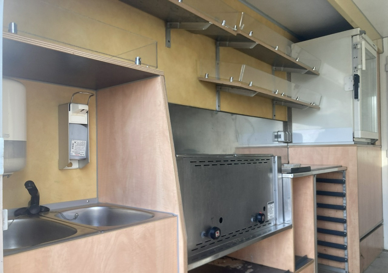 Mercedes-Benz Sprinter Autosklep Gastronomiczny Food Truck Foodtruck sklep bar 2009 Borco - Tirdzniecības kravas automašīna: foto 3 Mercedes-Benz Sprinter Autosklep Gastronomiczny Food Truck Foodtruck sklep bar 2009 Borco - Tirdzniecības kravas automašīna: foto 3