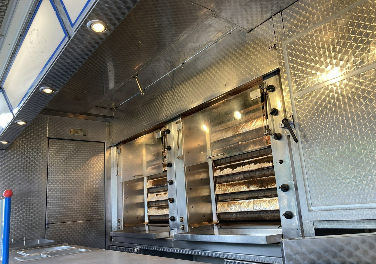 Mercedes-Benz Sprinter Autosklep Grill kurczak Gastronomiczny Food Truck Foodtruck sklep 20 - Tirdzniecības kravas automašīna: foto 4 Mercedes-Benz Sprinter Autosklep Grill kurczak Gastronomiczny Food Truck Foodtruck sklep 20 - Tirdzniecības kravas automašīna: foto 4