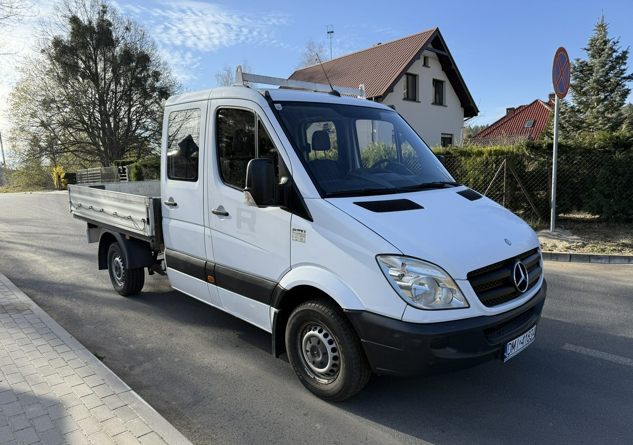 Mercedes-Benz Sprinter Sprinter 315 CDI dokka doka Brygadówka skrzynia 2007 - Automašīna ar kravas platformu, Kravas-pasažieru furgons: foto 2 Mercedes-Benz Sprinter Sprinter 315 CDI dokka doka Brygadówka skrzynia 2007 - Automašīna ar kravas platformu, Kravas-pasažieru furgons: foto 2