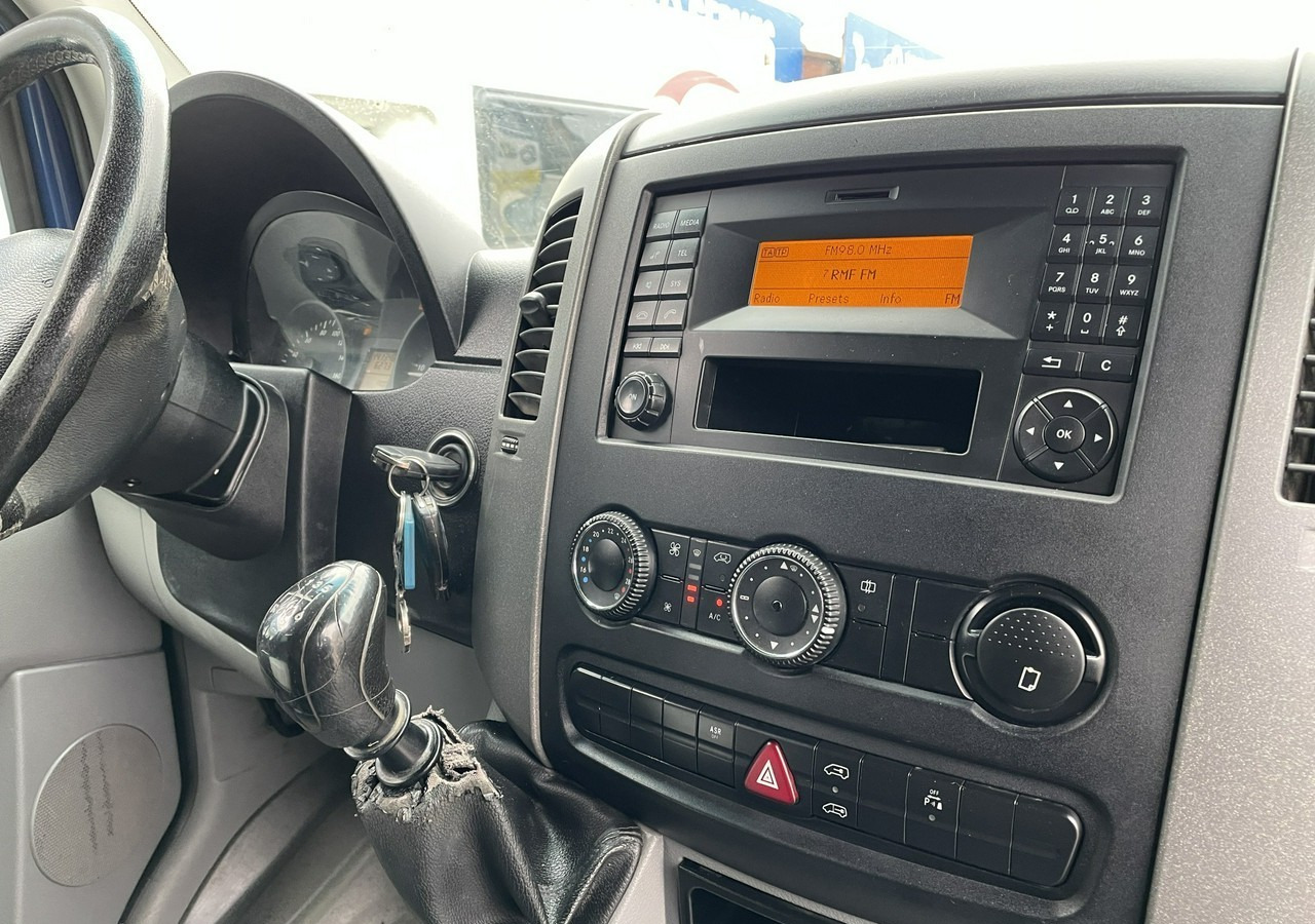 Mercedes-Benz Sprinter Sprinter 316 Maxi Brygadówka 6-osob dokka doka Klima 2010 - Kravas-pasažieru furgons: foto 3 Mercedes-Benz Sprinter Sprinter 316 Maxi Brygadówka 6-osob dokka doka Klima 2010 - Kravas-pasažieru furgons: foto 3