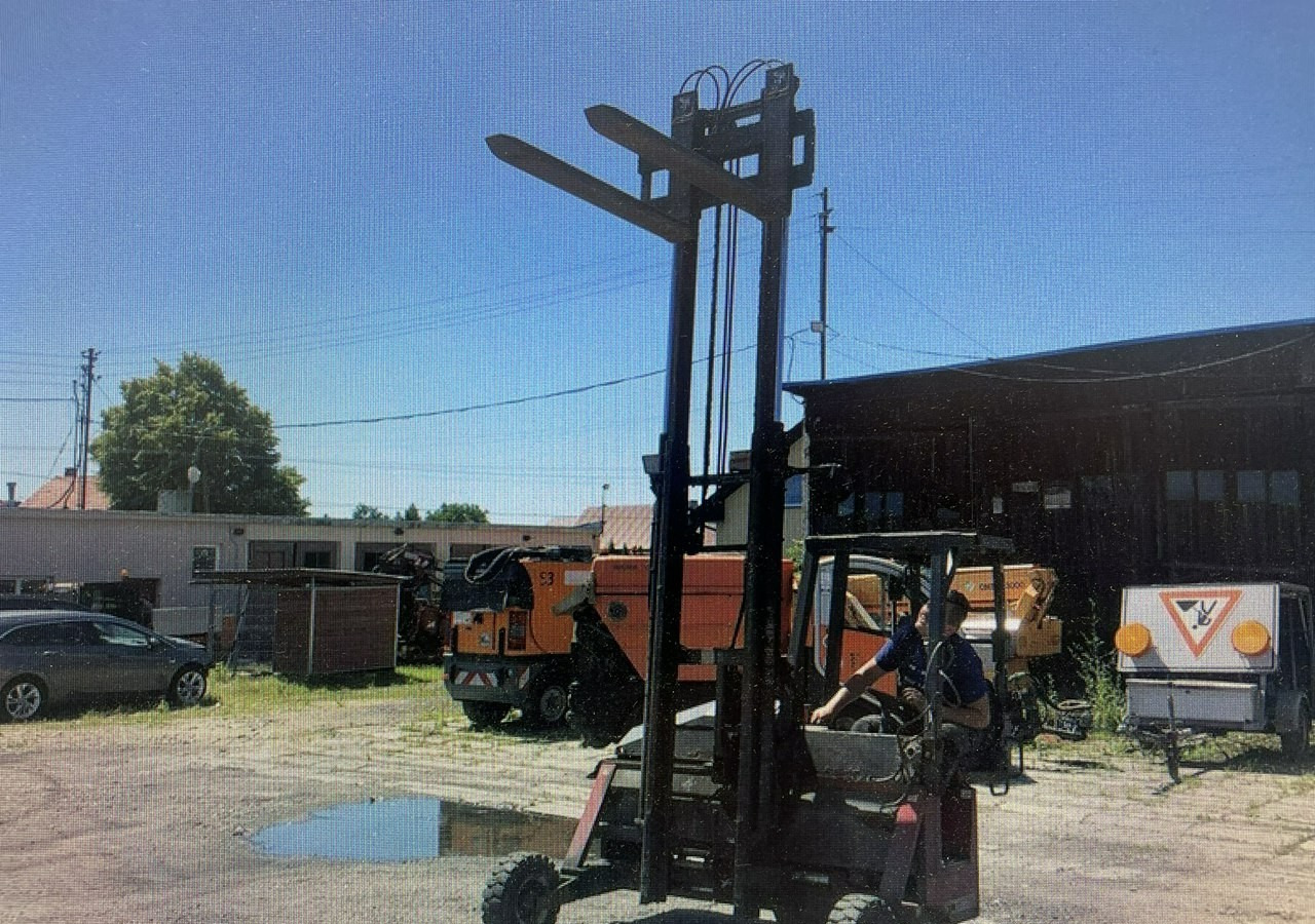 Mercedes-Benz Sprinter Wózek widłowy podwieszany Widlak - Komercauto pašizgāzējs: foto 1 Mercedes-Benz Sprinter Wózek widłowy podwieszany Widlak - Komercauto pašizgāzējs: foto 1