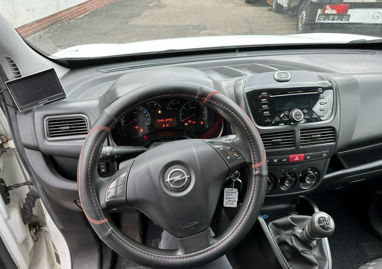 Vieglā automašīna Opel Combo III 2.0CDTI Maxi Panorama Klima Kamera Webasto 2016: foto 15