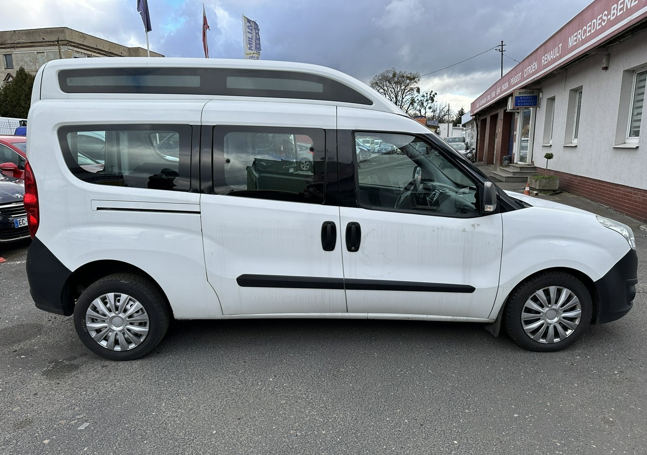 Vieglā automašīna Opel Combo III 2.0CDTI Maxi Panorama Klima Kamera Webasto 2016: foto 6