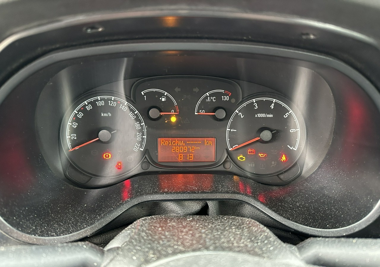 Vieglā automašīna Opel Combo III 2.0CDTI Maxi Panorama Klima Kamera Webasto 2016: foto 19