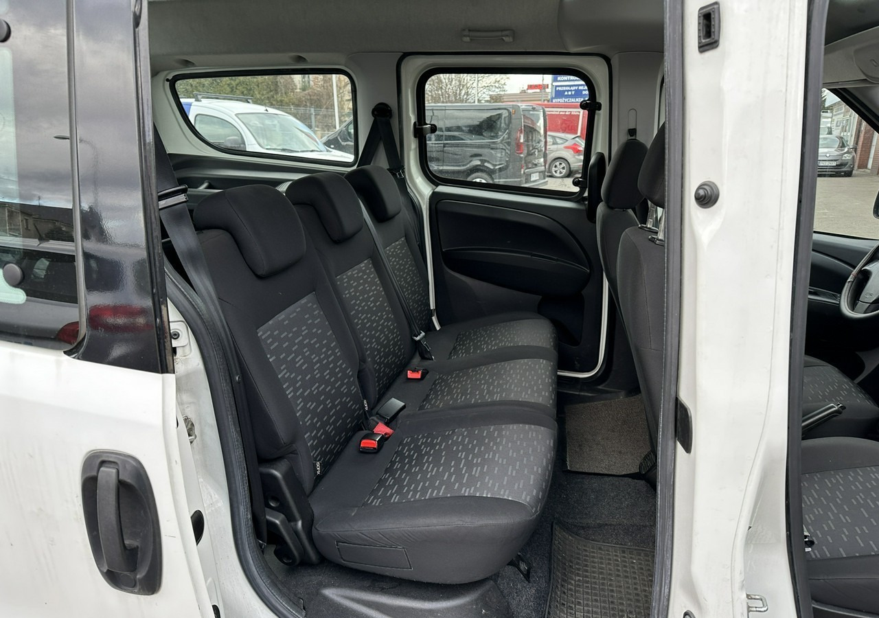 Vieglā automašīna Opel Combo III 2.0CDTI Maxi Panorama Klima Kamera Webasto 2016: foto 10