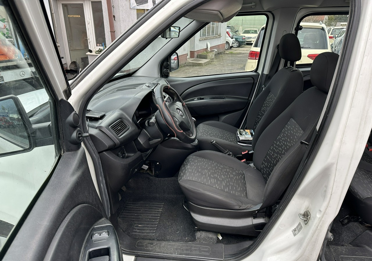 Vieglā automašīna Opel Combo III 2.0CDTI Maxi Panorama Klima Kamera Webasto 2016: foto 13