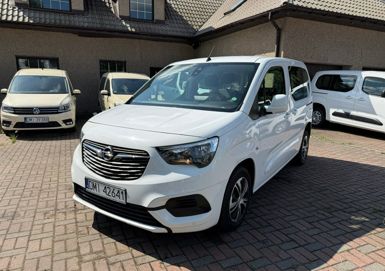 Vieglā automašīna Opel Combo IV Combo Life Combo do przewozu Niepełnosprawnych inwalida rampa Model 2021: foto 11 Vieglā automašīna Opel Combo IV Combo Life Combo do przewozu Niepełnosprawnych inwalida rampa Model 2021: foto 11