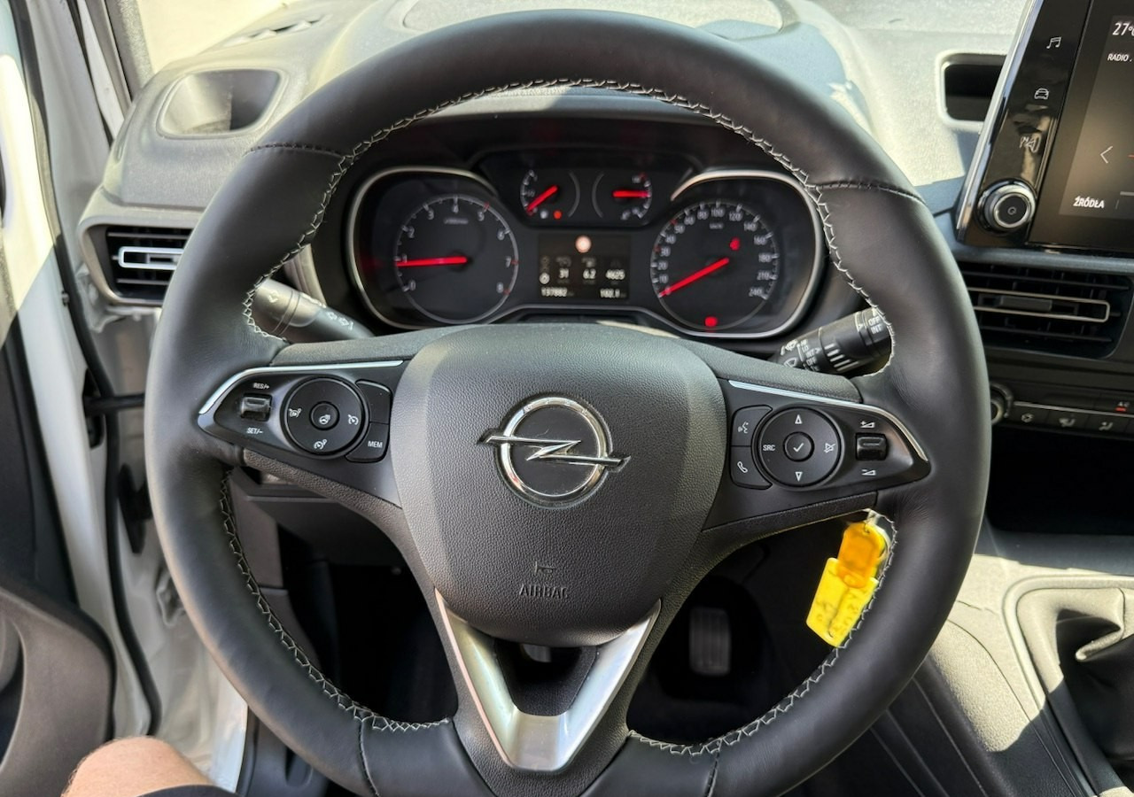 Vieglā automašīna Opel Combo IV Combo Life Combo do przewozu Niepełnosprawnych inwalida rampa Model 2021: foto 18 Vieglā automašīna Opel Combo IV Combo Life Combo do przewozu Niepełnosprawnych inwalida rampa Model 2021: foto 18