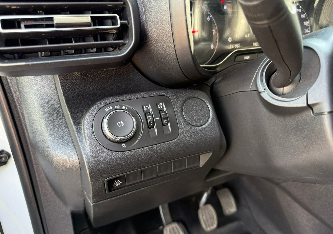 Vieglā automašīna Opel Combo IV Combo Life Combo do przewozu Niepełnosprawnych inwalida rampa Model 2021: foto 16 Vieglā automašīna Opel Combo IV Combo Life Combo do przewozu Niepełnosprawnych inwalida rampa Model 2021: foto 16