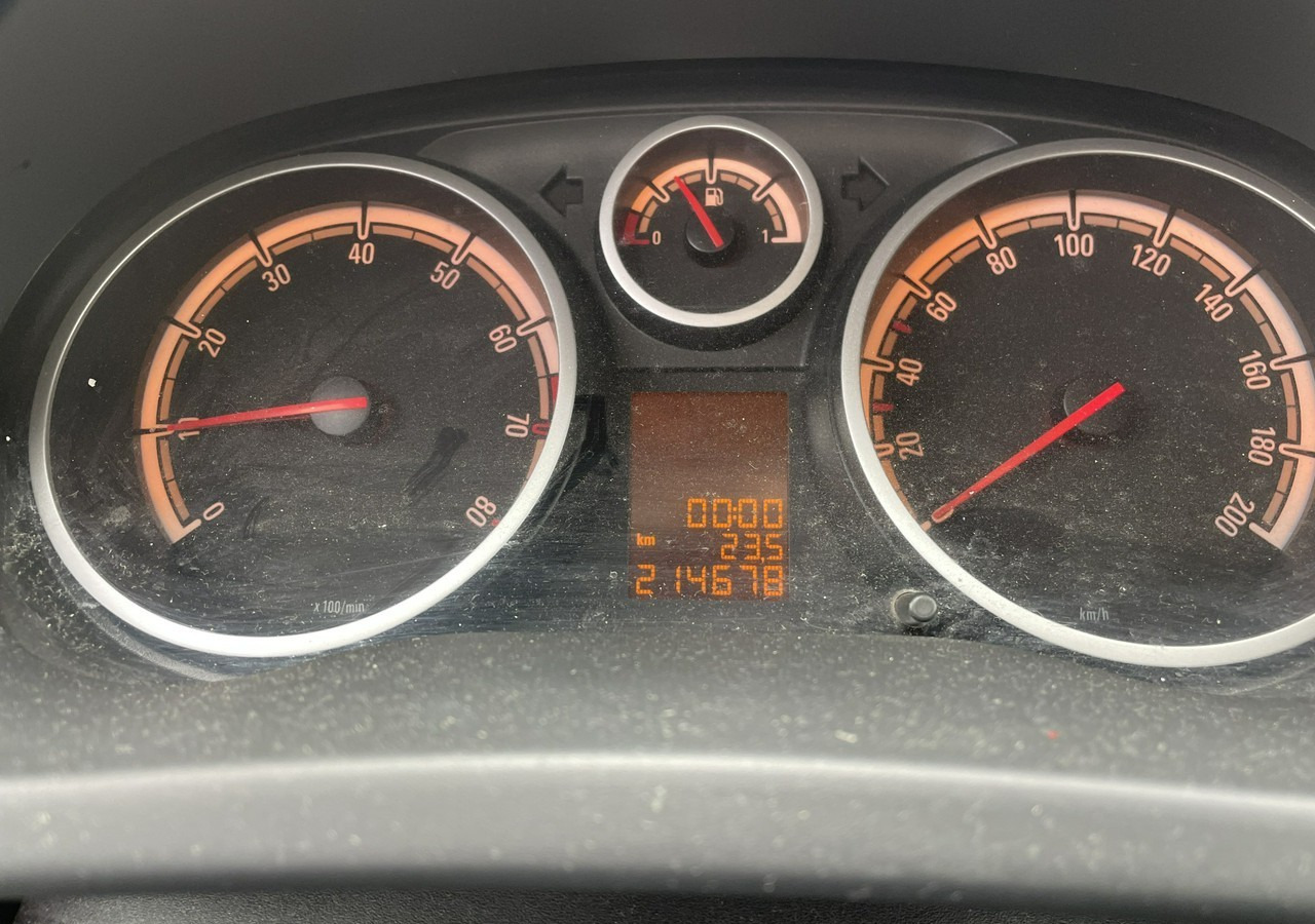 Hečbeks Opel Corsa D Opel Corsa 1,2-16V 80KM Klima 2008: foto 7