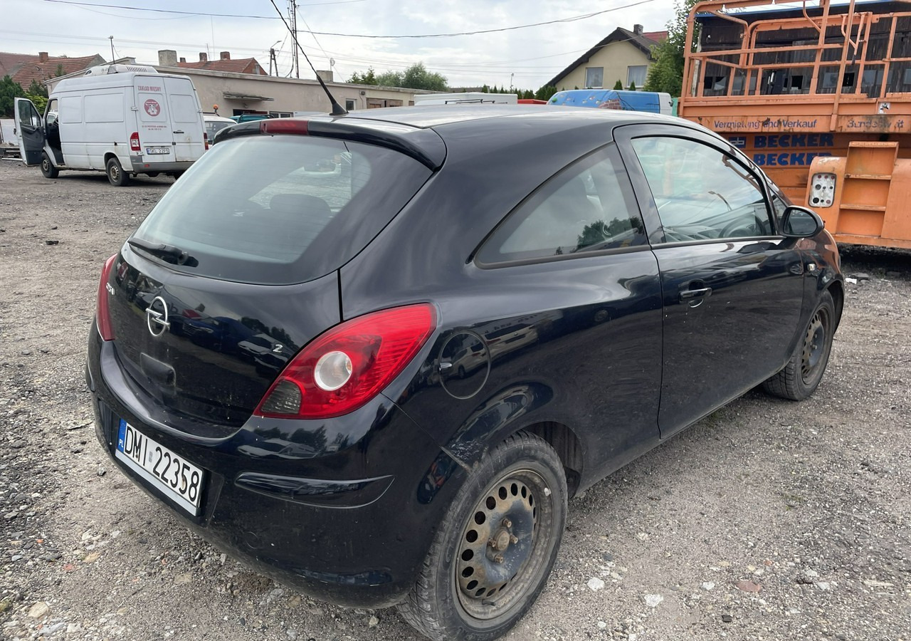 Opel Corsa D Opel Corsa 1,2-16V 80KM Klima 2008 - Hečbeks: foto 5 Opel Corsa D Opel Corsa 1,2-16V 80KM Klima 2008 - Hečbeks: foto 5