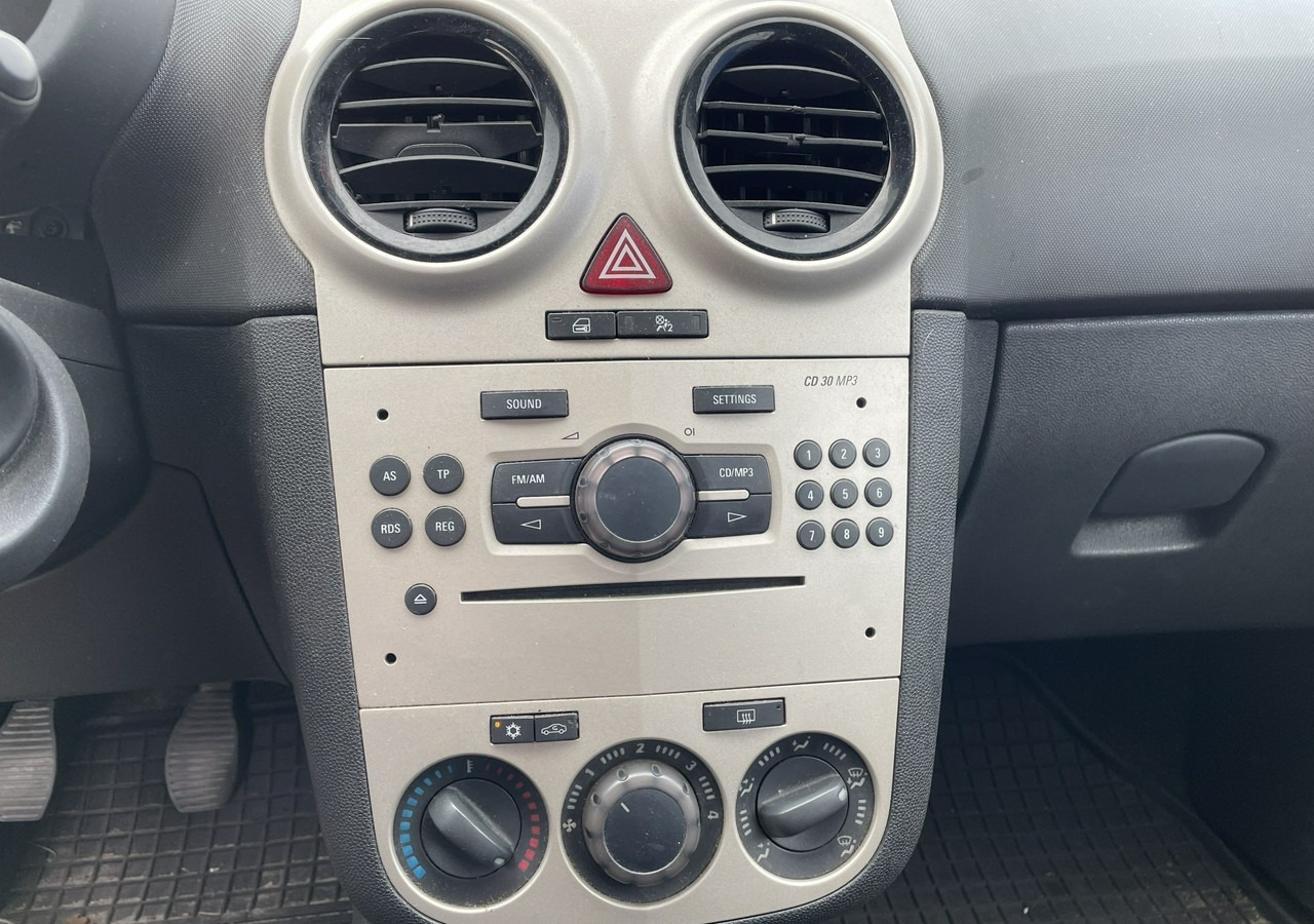 Hečbeks Opel Corsa D Opel Corsa 1,2-16V 80KM Klima 2008: foto 8