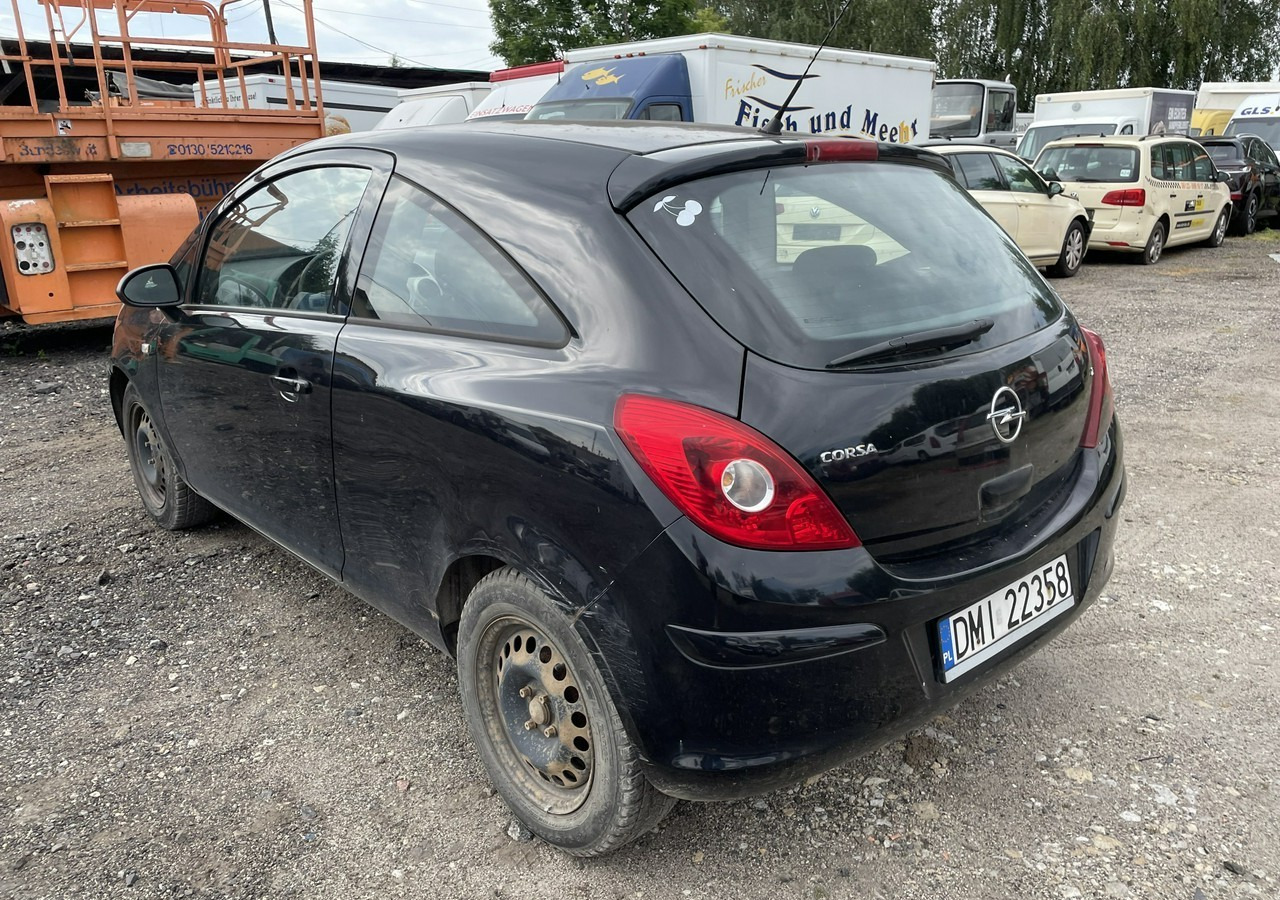 Opel Corsa D Opel Corsa 1,2-16V 80KM Klima 2008 - Hečbeks: foto 4 Opel Corsa D Opel Corsa 1,2-16V 80KM Klima 2008 - Hečbeks: foto 4