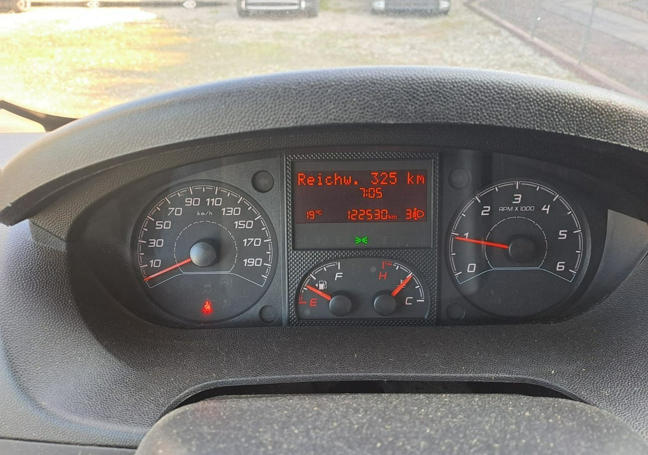 Peugeot Boxer Peugeot Boxer 2.0-130KM klima dokka Brygadówka doka 122tkm 2017 - Automašīna ar kravas platformu: foto 5 Peugeot Boxer Peugeot Boxer 2.0-130KM klima dokka Brygadówka doka 122tkm 2017 - Automašīna ar kravas platformu: foto 5
