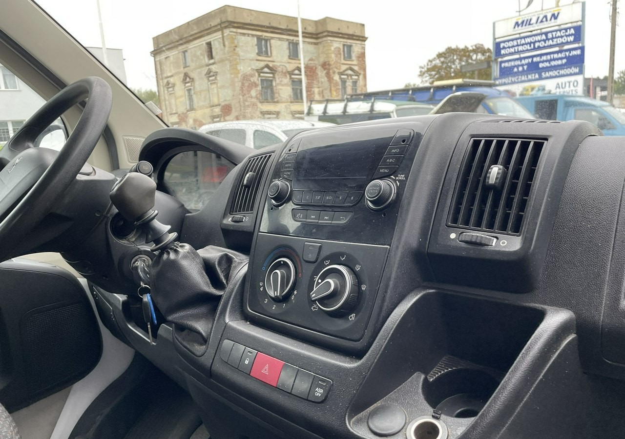 Peugeot Boxer Peugeot Boxer 2.0-130KM klima dokka Brygadówka doka 122tkm 2018 - Automašīna ar kravas platformu, Kravas-pasažieru furgons: foto 5 Peugeot Boxer Peugeot Boxer 2.0-130KM klima dokka Brygadówka doka 122tkm 2018 - Automašīna ar kravas platformu, Kravas-pasažieru furgons: foto 5