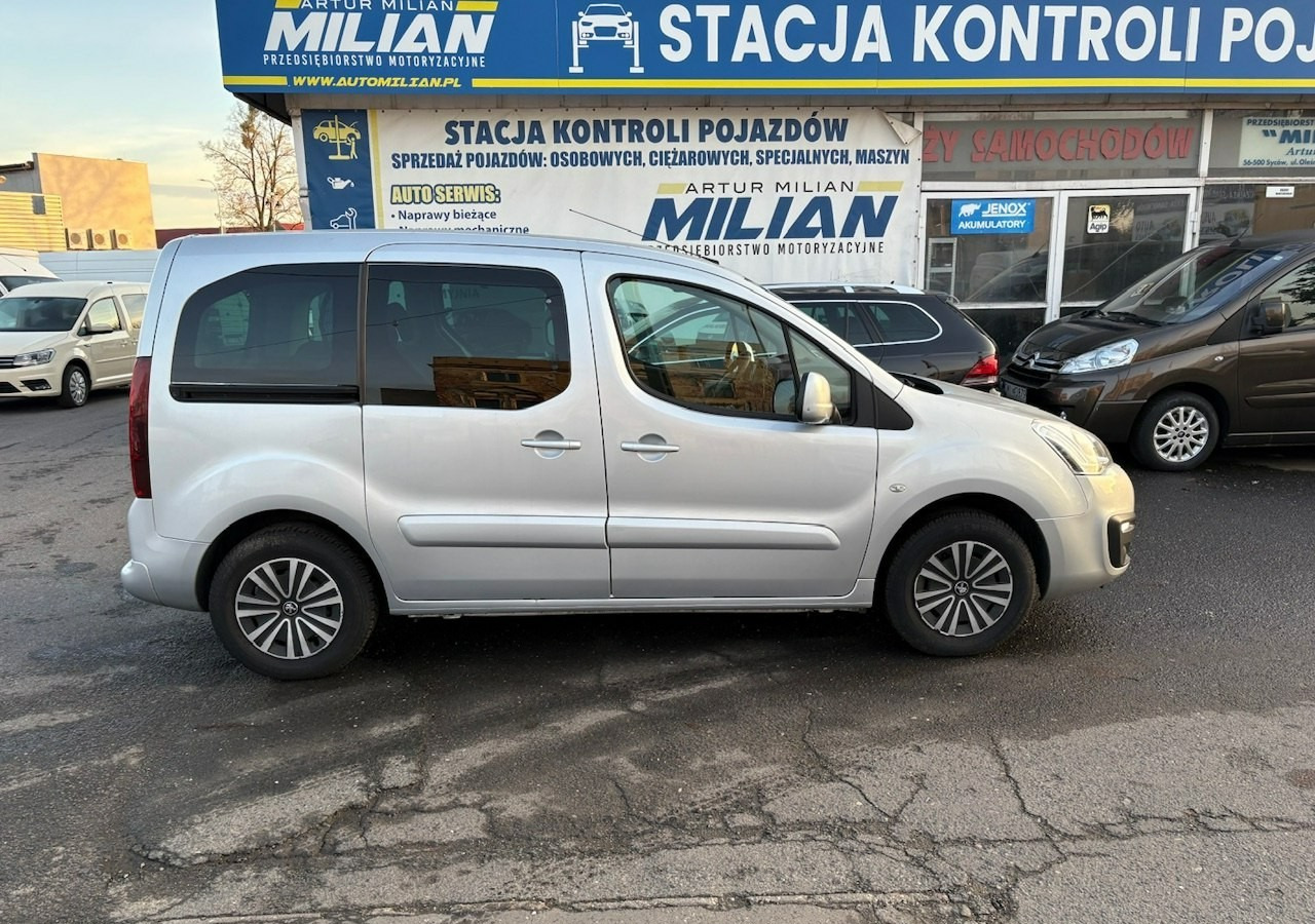 Peugeot Partner II Partner Tepee 1.6 HDI 120KM Family Klimatronik 2xDrzwi 2016 - Universālis: foto 3 Peugeot Partner II Partner Tepee 1.6 HDI 120KM Family Klimatronik 2xDrzwi 2016 - Universālis: foto 3