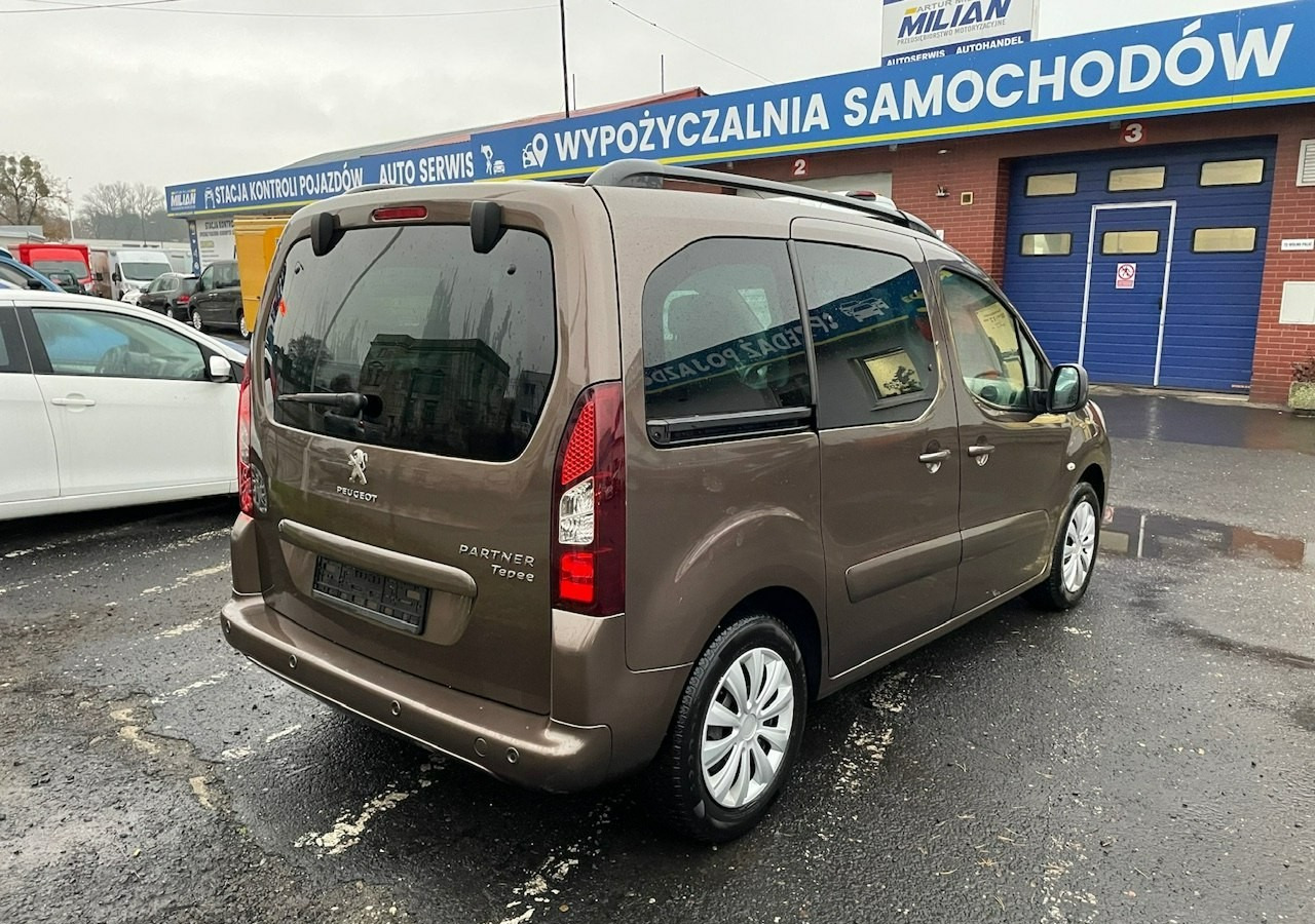 Peugeot Partner II Peugeot Partner Tepee 1.6 VTi 120KM Family Model 2013 - Universālis: foto 4 Peugeot Partner II Peugeot Partner Tepee 1.6 VTi 120KM Family Model 2013 - Universālis: foto 4