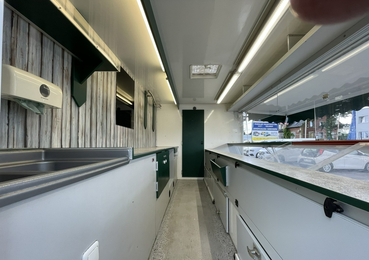 Renault Master Autosklep Gastronomiczny Food Truck Foodtruck sklep W-zasil 2015 - Tirdzniecības kravas automašīna: foto 2 Renault Master Autosklep Gastronomiczny Food Truck Foodtruck sklep W-zasil 2015 - Tirdzniecības kravas automašīna: foto 2