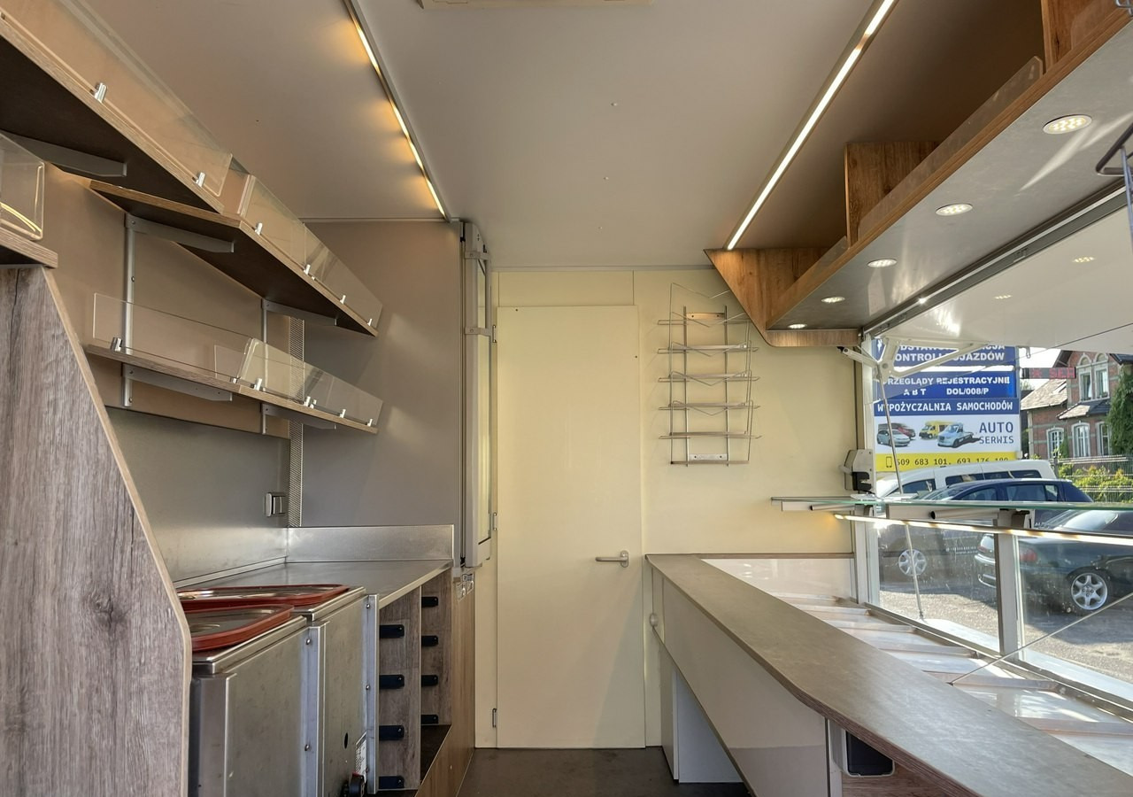 Renault Master Autosklep Sklep Gastronomiczny Food Truck Foodtruck 87tkm Borco 2017 - Tirdzniecības kravas automašīna: foto 3 Renault Master Autosklep Sklep Gastronomiczny Food Truck Foodtruck 87tkm Borco 2017 - Tirdzniecības kravas automašīna: foto 3