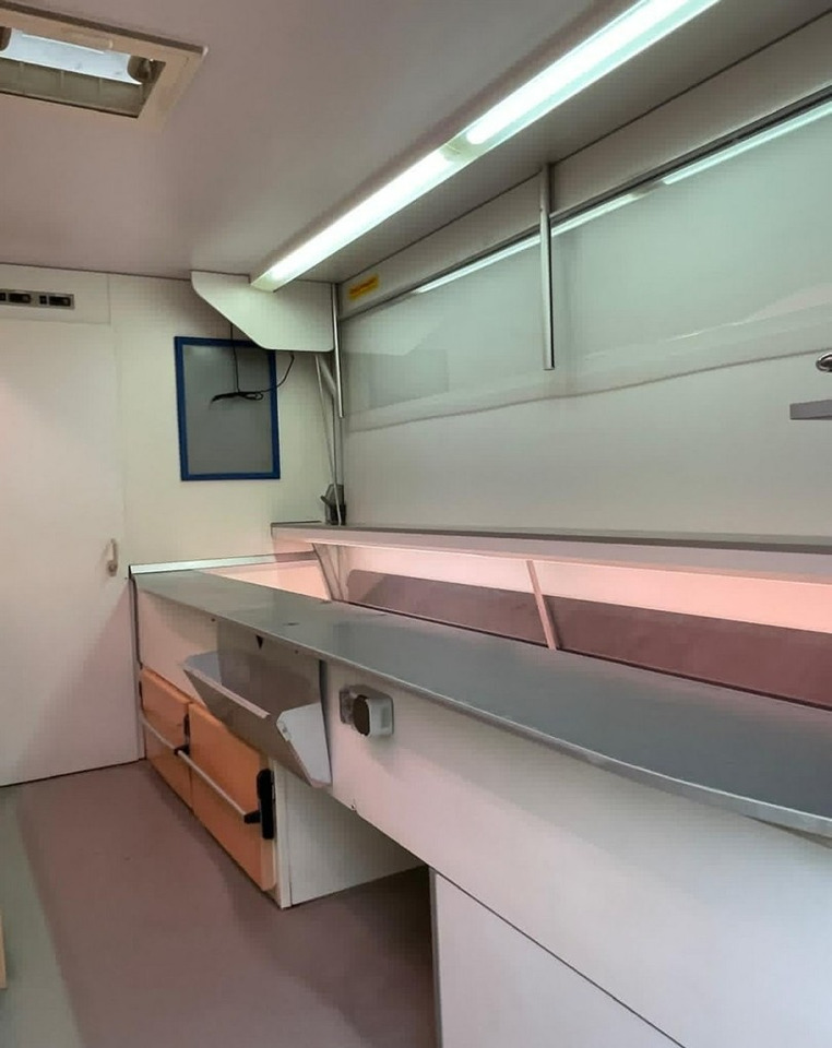 Tirdzniecības kravas automašīna Renault Master Autosklep Wędli Gastronomiczny food truck foodtruck sklep W-zasiBORC: foto 8 Tirdzniecības kravas automašīna Renault Master Autosklep Wędli Gastronomiczny food truck foodtruck sklep W-zasiBORC: foto 8