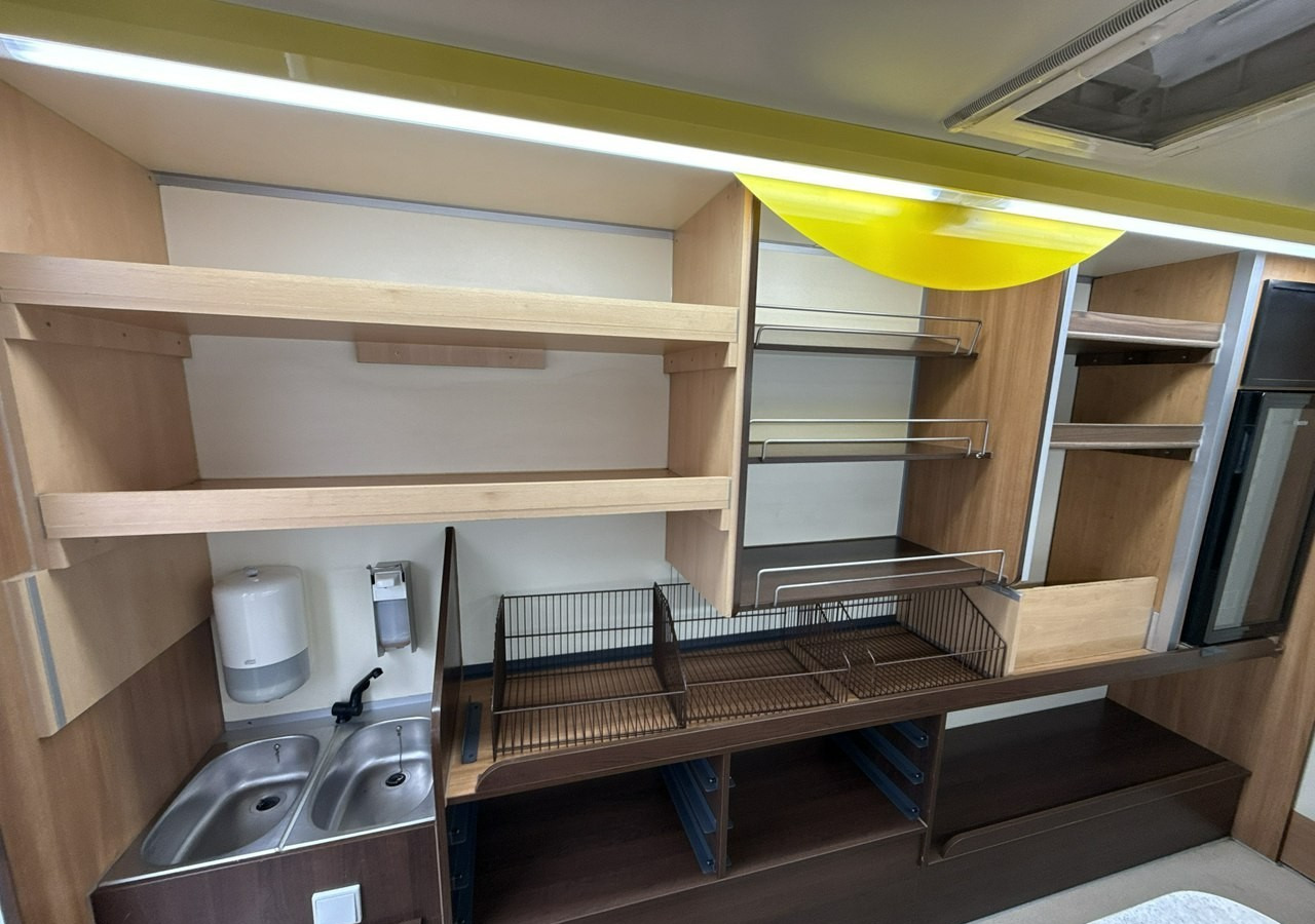 Renault Master Autosklep piec Sklep bar Gastronomiczny Food Truck Foodtruck Borco20 - Tirdzniecības kravas automašīna: foto 4 Renault Master Autosklep piec Sklep bar Gastronomiczny Food Truck Foodtruck Borco20 - Tirdzniecības kravas automašīna: foto 4